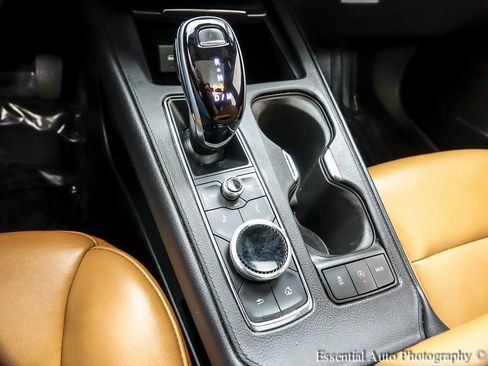 Used 2022 Cadillac XT4 Premium Luxury w/ Enhanced Visibility Package image 19