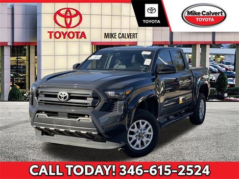 Used 2025 Toyota Tacoma SR image 1