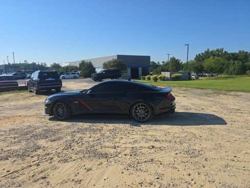 Used 2021 Ford Mustang GT Premium w/ GT Performance Package RWD image 5