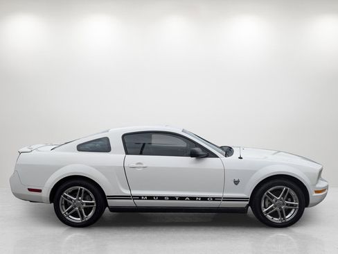 Used 2009 Ford Mustang Coupe image 4