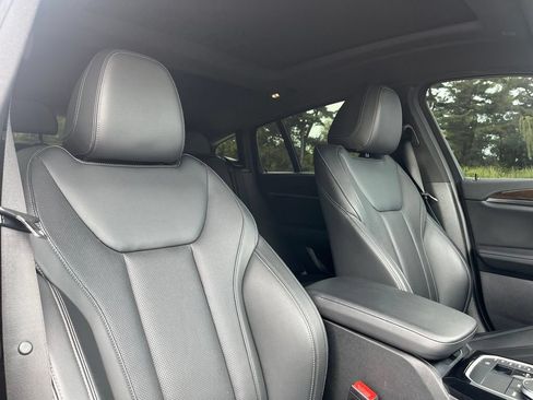 Used 2024 BMW X4 xDrive30i w/ Parking Assistance Package AWD/4WD image 28