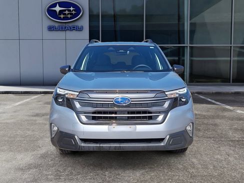 Certified 2025 Subaru Forester Premium w/ Convenience Package #1 AWD/4WD image 3