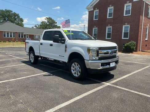 Used 2019 Ford F250 XL w/ STX Appearance Package AWD/4WD image 2
