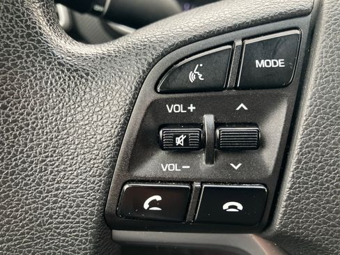 Used 2019 Hyundai Tucson SE image 16