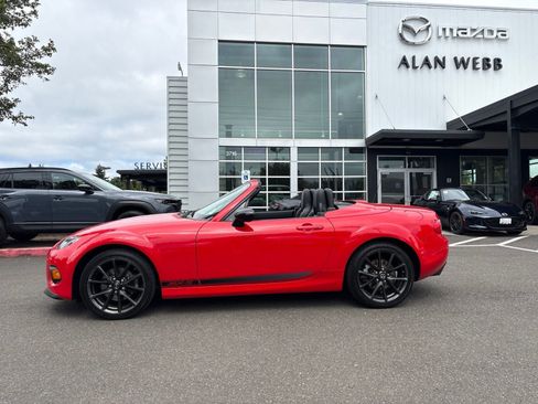Used 2015 MAZDA MX-5 Miata Club RWD image 15