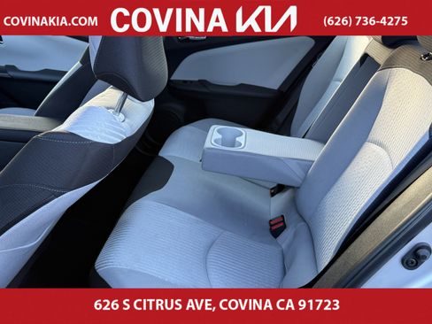 Used 2017 Toyota Prius Three image 30