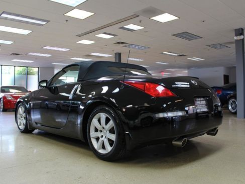 Used 2004 Nissan 350Z Touring RWD image 17