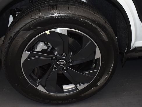 New 2026 Nissan Rogue SV image 5