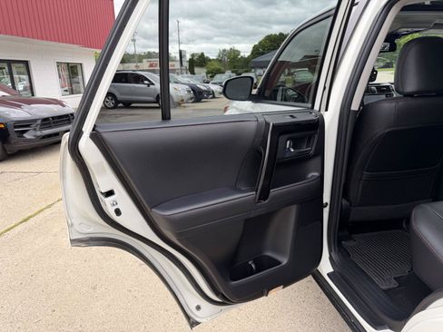 Used 2023 Toyota 4Runner TRD Off-Road Premium w/ Moonroof Package AWD/4WD image 24