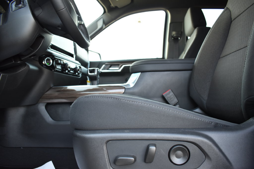 New 2026 Chevrolet Silverado 1500 RST AWD/4WD image 8
