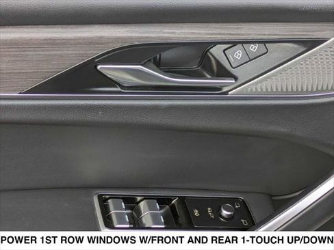 Used 2023 Jaguar F-PACE S image 11