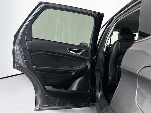 Used 2024 Ford Edge Titanium image 25