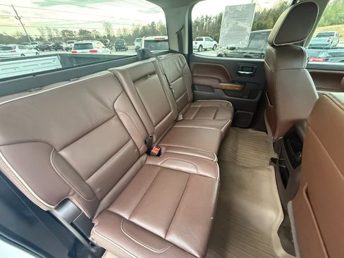 Used 2016 Chevrolet Silverado 2500 High Country w/ Duramax Plus Package image 8