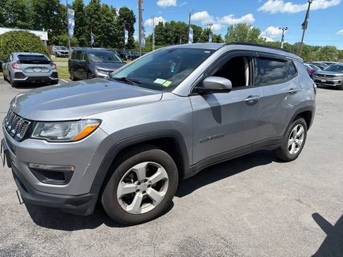 Used 2018 Jeep Compass Latitude w/ Popular Equipment Group AWD/4WD image 4