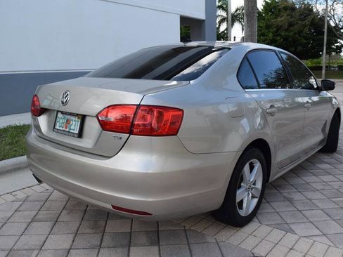 Used 2013 Volkswagen Jetta TDI image 6