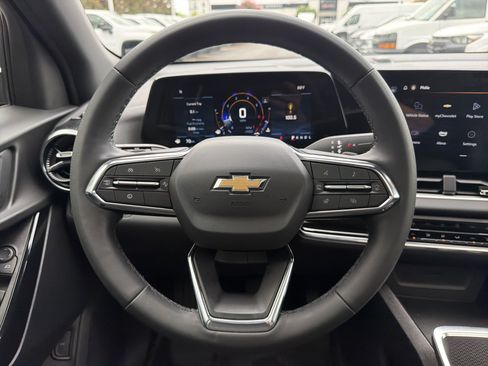 Used 2025 Chevrolet Equinox LT w/ Convenience Package II FWD image 19