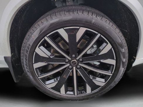 New 2026 Volvo XC90 B6 Plus w/ Protection Package Premier image 28