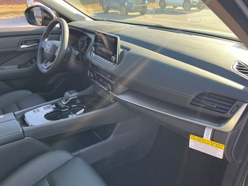 New 2026 Nissan Rogue SV FWD image 29