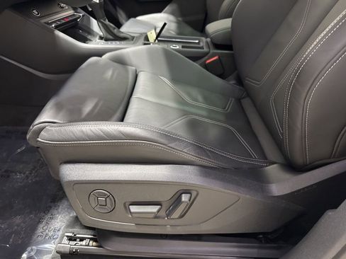 Used 2025 Audi Q3 2.0T Premium w/ Convenience Package image 13