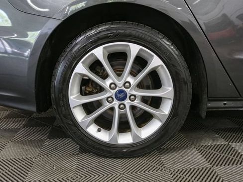 Used 2019 Ford Fusion SE FWD image 15