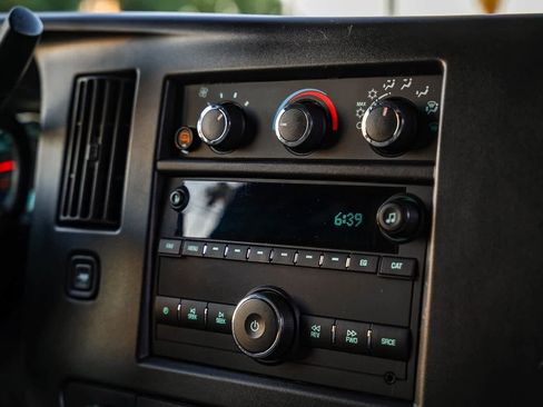 Used 2022 GMC Savana 2500 w/ Driver Convenience Package image 14