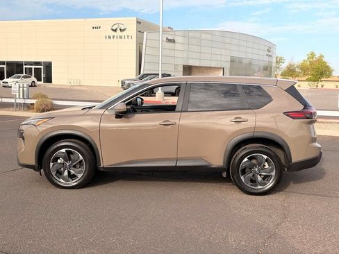 Used 2025 Nissan Rogue SV FWD image 3