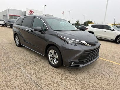 Used 2025 Toyota Sienna XLE w/ XLE Plus Package