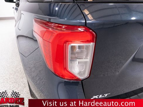 Used 2023 Ford Explorer XLT w/ Equipment Group 202A RWD image 9