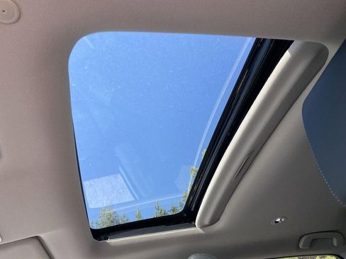 New 2026 Honda HR-V EX-L image 17