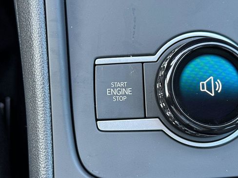 New 2026 Volkswagen Tiguan SE image 21