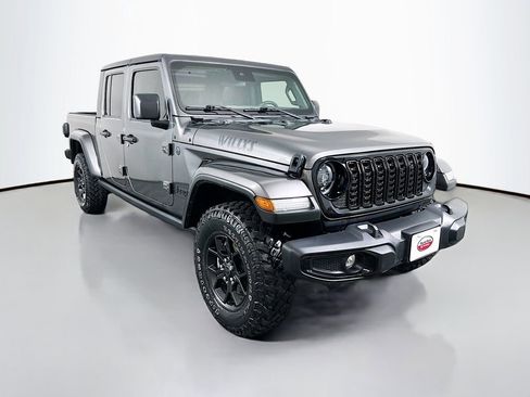 Used 2024 Jeep Gladiator Willys image 3