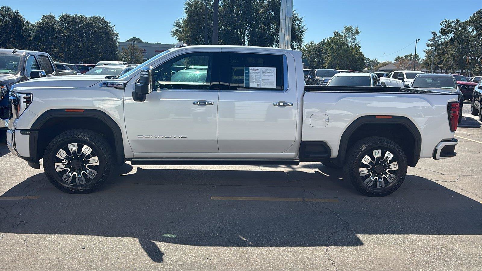 Used 2024 GMC Sierra 2500 Denali w/ Denali Reserve Package AWD/4WD image 4