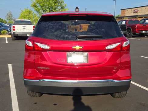 Used 2020 Chevrolet Equinox LT w/ LPO, Floor Liner Package FWD image 9