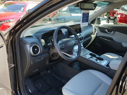 Certified 2023 Hyundai Kona Limited FWD image 16