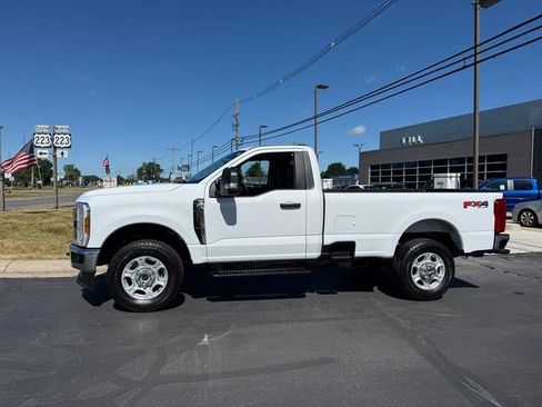 Used 2025 Ford F350 XLT w/ FX4 Off-Road Package AWD/4WD image 3
