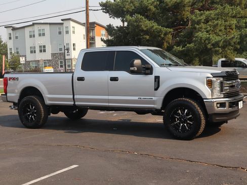 Used 2019 Ford F350 XLT w/ XLT Value Package AWD/4WD image 2