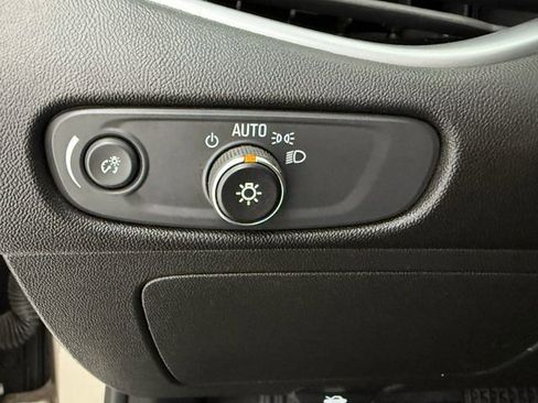 Used 2023 Chevrolet Malibu LT image 9