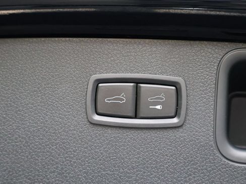 Used 2023 Porsche Macan S AWD/4WD image 18