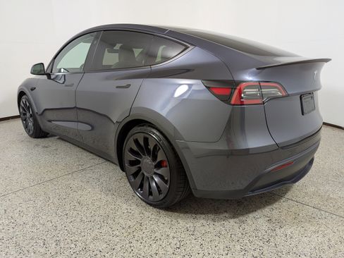 Used 2023 Tesla Model Y Performance image 5