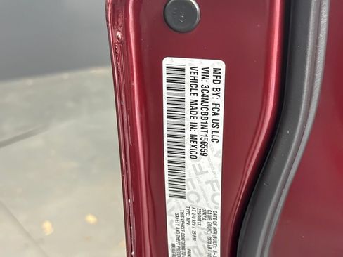 Used 2022 Jeep Compass Latitude FWD image 27