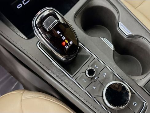 Used 2024 Cadillac XT4 Premium Luxury w/ Technology Package image 18