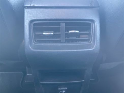 Used 2020 Ford Edge SE image 20