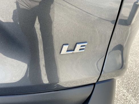 Used 2020 Toyota RAV4 LE image 4