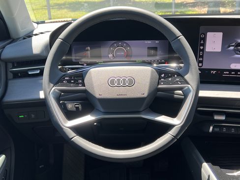 Used 2026 Audi Q3 quattro 2.0T w/ Driver Assistance Package AWD/4WD image 18