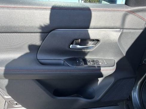 Used 2025 Nissan Kicks SR image 19