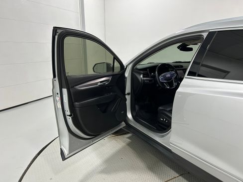 Used 2019 Cadillac XT5 Premium Luxury AWD/4WD image 23