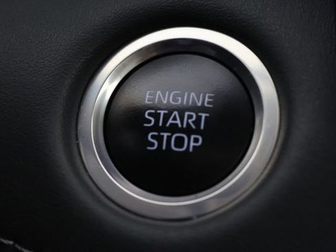 Used 2024 Toyota Highlander XLE AWD/4WD image 17