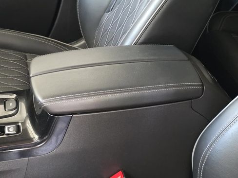 Used 2023 Buick Envision Avenir AWD/4WD image 9