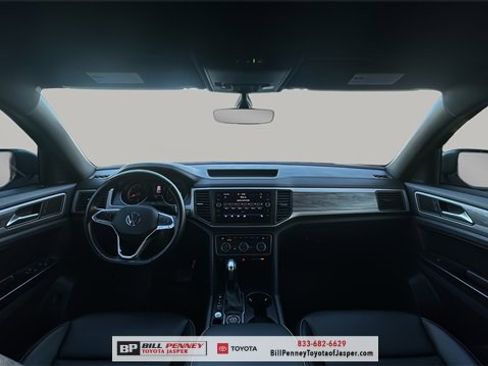 Used 2020 Volkswagen Atlas Cross Sport SE w/ Towing Package image 10