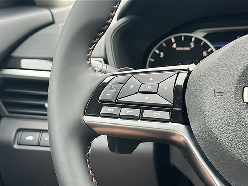 New 2025 Nissan Altima 2.5 SR w/ SR Premium Package image 19